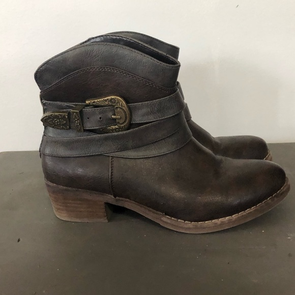 Pleather Fashion Booties - Size 7 - Picture 1 of 3